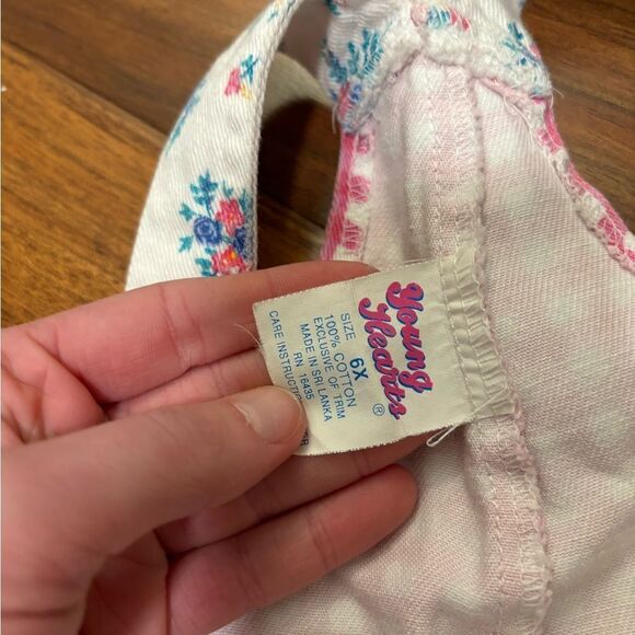 Young Hearts vintage pink/white plaid floral overall shorts - Picture 5 of 5